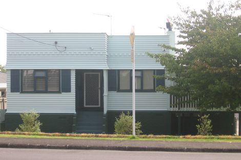 Photo of property in 1/52 Lynwood Road, New Lynn, Auckland, 0600