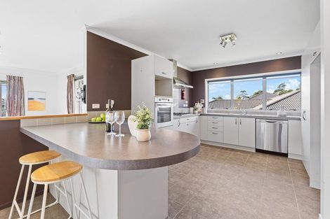 Photo of property in 13 Anchorite Way, Red Beach, 0932