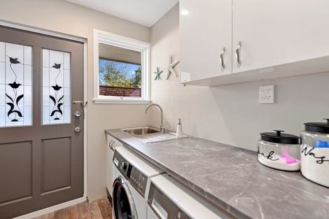 Photo of property in 43 Glenharrow Avenue, Avonhead, Christchurch, 8042