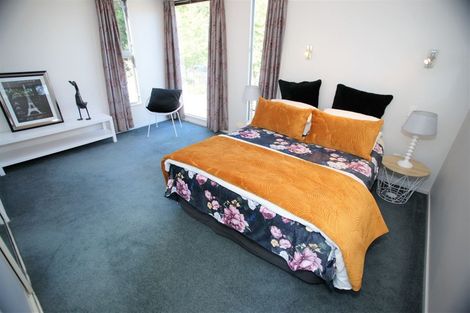 Photo of property in 35 Oakford Close, Riccarton, Christchurch, 8011