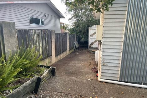 Photo of property in 2/119 Carlisle Road, Northcross, Auckland, 0632