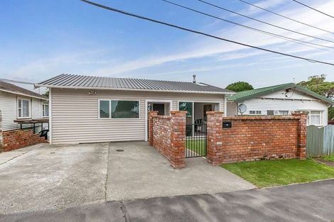 Photo of property in 56 Maupuia Road, Maupuia, Wellington, 6022
