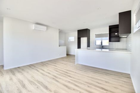 Photo of property in 5/94 Target Road, Totara Vale, Auckland, 0629