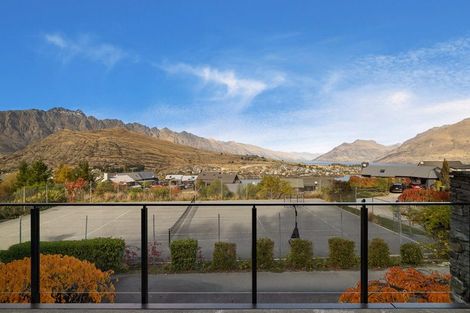 Photo of property in 1 Goldleaf Hill, Queenstown, 9300
