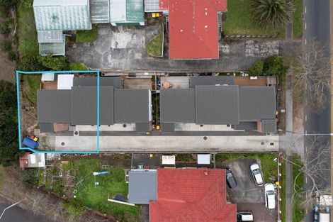 Photo of property in 28d Edmonton Road, Henderson, Auckland, 0612