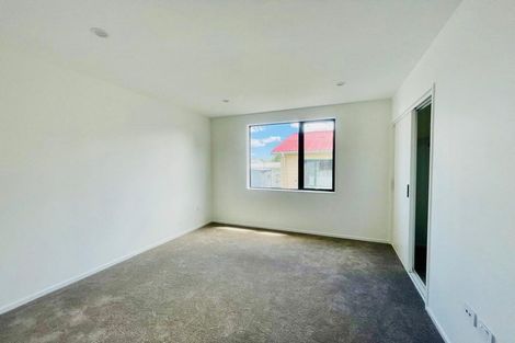 Photo of property in 9c Rountree Place, Conifer Grove, Takanini, 2112