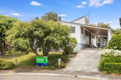 Photo of property in 32 Hicks Close, Whitby, Porirua, 5024