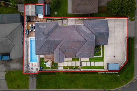 Photo of property in 36 Gilbransen Road, Kumeu, 0810