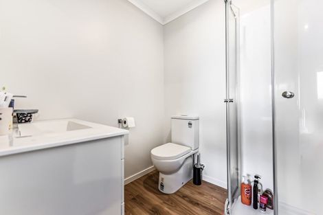 Photo of property in 90u2 Carrington Avenue, Silverdale, Hamilton, 3216