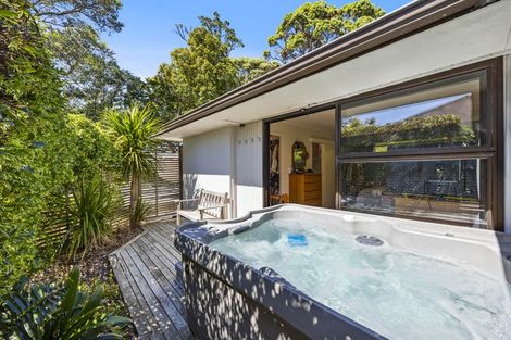 Photo of property in 4 Mellons Bay Road, Howick, Auckland, 2014