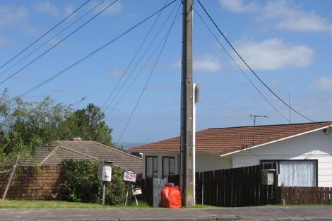 Photo of property in 2/62 Birkdale Road, Birkdale, Auckland, 0626