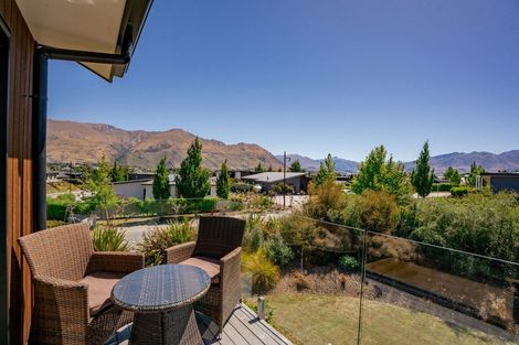Photo of property in 9 Kirimoko Crescent, Wanaka, 9305