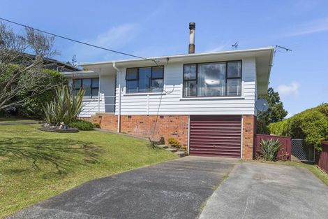 Photo of property in 24 School Road, Te Atatu South, Auckland, 0610