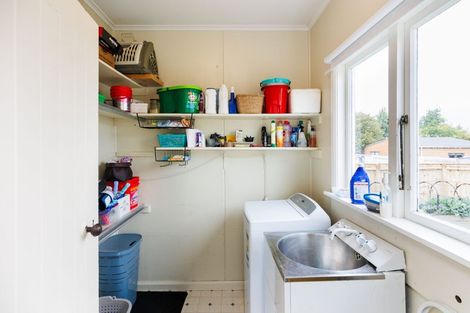 Photo of property in 77 Hillcrest Drive, Kelvin Grove, Palmerston North, 4414