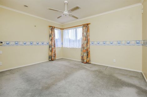 Photo of property in 5a Grimshaw Place, Henderson, Auckland, 0612