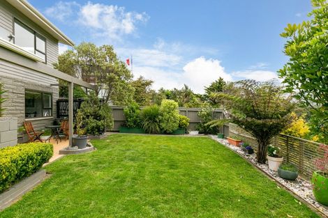 Photo of property in 30 Woodman Drive, Tawa, Wellington, 5028