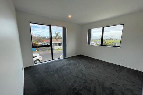 Photo of property in 3a De Quincey Terrace, Highland Park, Auckland, 2010
