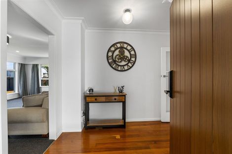 Photo of property in 135 Brecon Road, Stratford, 4332