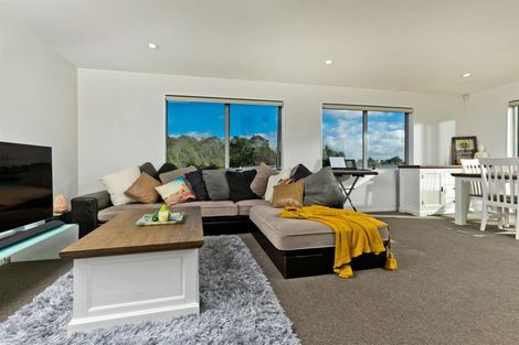 Photo of property in 55 Leo Street, Glen Eden, Auckland, 0602