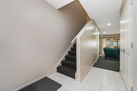 Photo of property in 28/3 Hulme Place, Henderson, Auckland, 0612