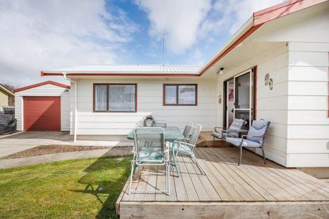 Photo of property in 41a Raglan Avenue, Cloverlea, Palmerston North, 4412