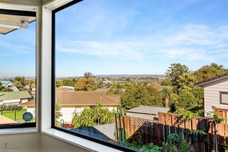 Photo of property in 41a Luckens Road, West Harbour, Auckland, 0618
