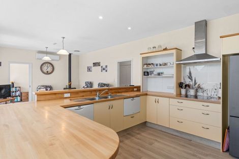 Photo of property in 6 Daffodil Grove, Carterton, 5713