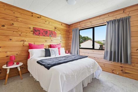 Photo of property in 50 Gatman Street, Birkdale, Auckland, 0626