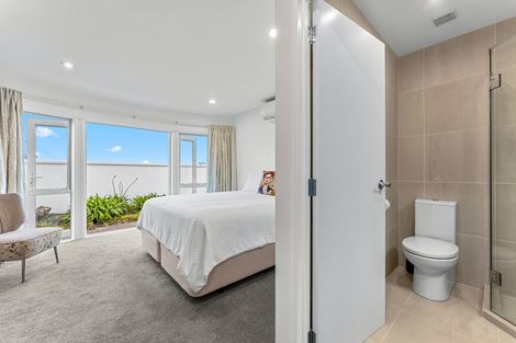 Photo of property in 1/14 Bournemouth Terrace, Murrays Bay, Auckland, 0630