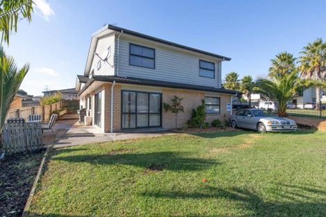 Photo of property in 59a Hewlett Road, Massey, Auckland, 0614