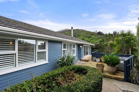 Photo of property in 16 Doris Gordon Crescent, Crofton Downs, Wellington, 6035