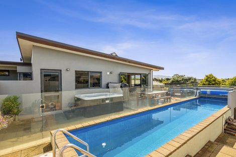 Photo of property in 8 Millennium Hill, Paraparaumu, 5032