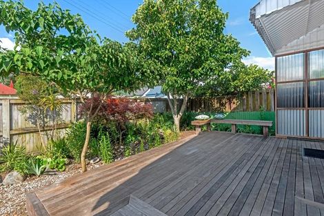 Photo of property in 2 Root Street, Gisborne, 4010