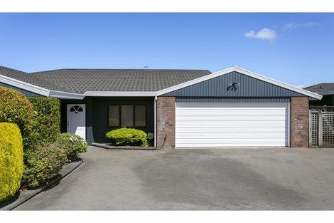 Photo of property in 77 Harvey Street, Waipahihi, Taupo, 3330