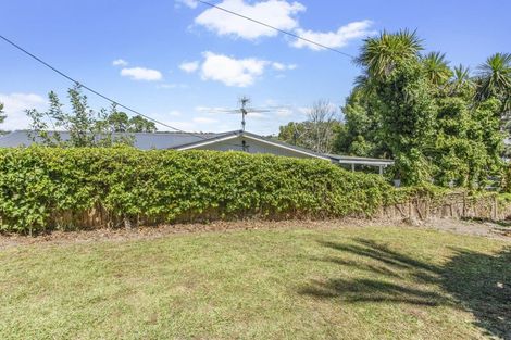 Photo of property in 1/992 Beach Road, Torbay, Auckland, 0630
