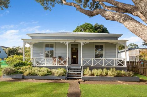 Photo of property in 11 Green Lane, Helensville, 0800