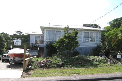 Photo of property in 38 Royal View Road, Te Atatu South, Auckland, 0610