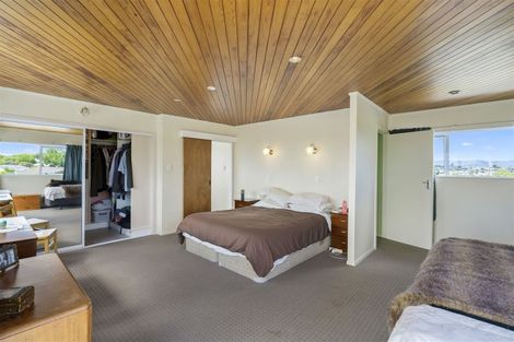 Photo of property in 8 Darcy Place, Massey, Auckland, 0614