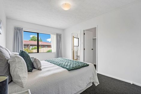 Photo of property in 25 Septimus Place, Henderson, Auckland, 0612