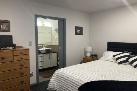 Photo of property in 14 Bush View Lane, Northcote Point, Auckland, 0627