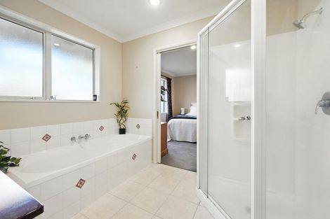 Photo of property in 10 Dinglebay Place, Casebrook, Christchurch, 8051