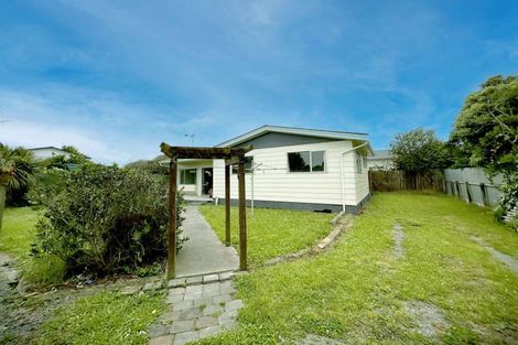 Photo of property in 18a Kiharoa Street, Otaki Beach, Otaki, 5512