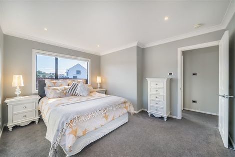Photo of property in 70 Samwell Drive, Whitby, Porirua, 5024