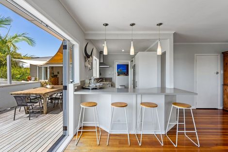 Photo of property in 1/73 Birkdale Road, Birkdale, Auckland, 0626