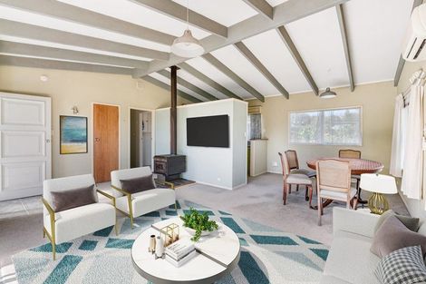 Photo of property in 16 Pohutukawa Avenue, Red Beach, 0932