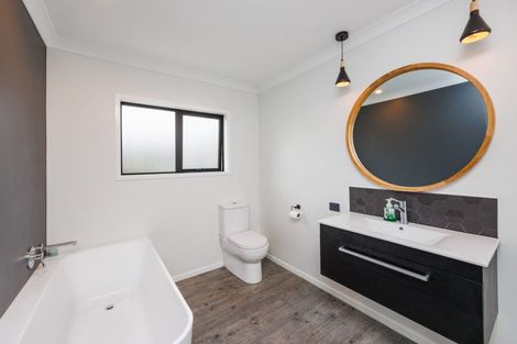 Photo of property in 13 Oxnam Place, Foxton Beach, Foxton, 4815