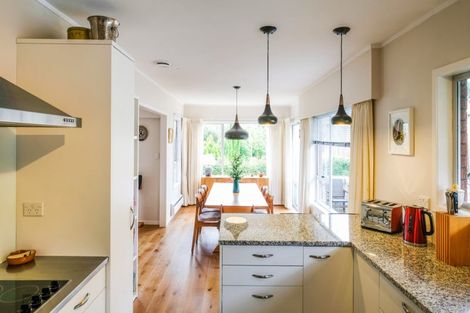 Photo of property in 28 James Evans Drive, Northcote, Auckland, 0627
