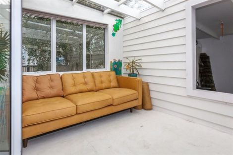 Photo of property in 217 Ocean Road, Whangamata, 3620