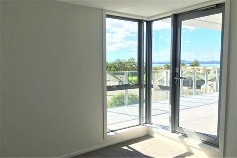 Photo of property in Bella Vista, 3g/84 Gunner Drive, Te Atatu Peninsula, Auckland, 0610