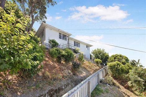 Photo of property in 77 Salford Street, Newlands, Wellington, 6037